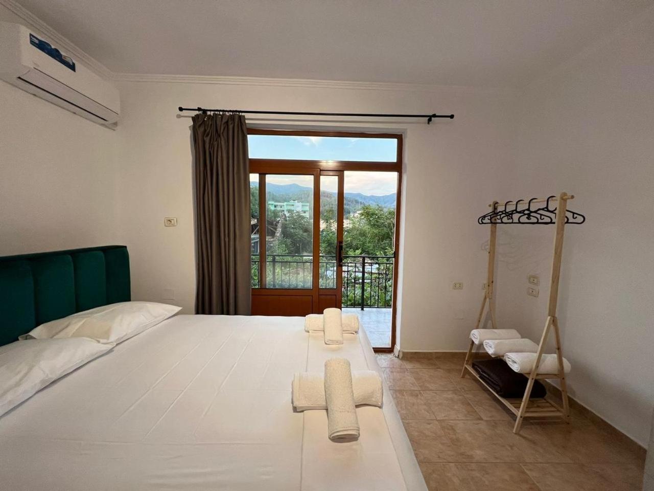 Sajmir Suites Përmet Exterior foto