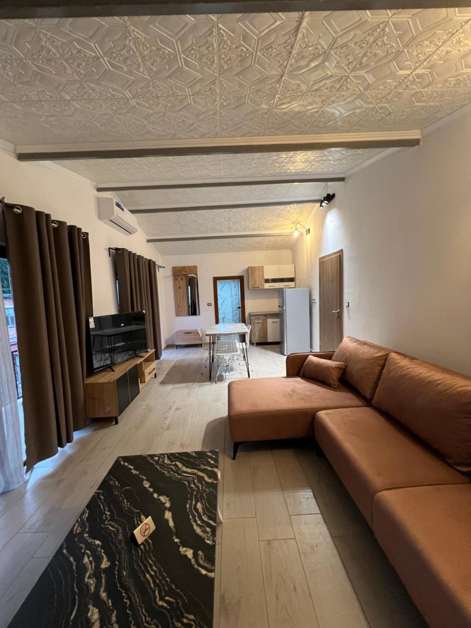 Sajmir Suites Përmet Exterior foto