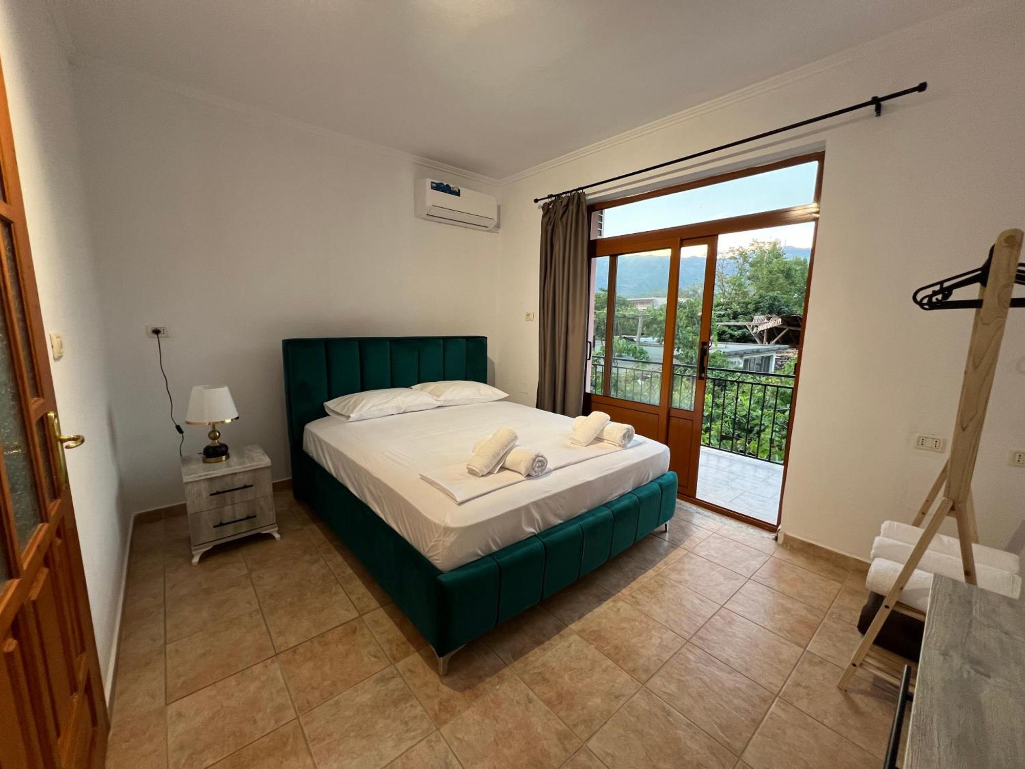 Sajmir Suites Përmet Exterior foto